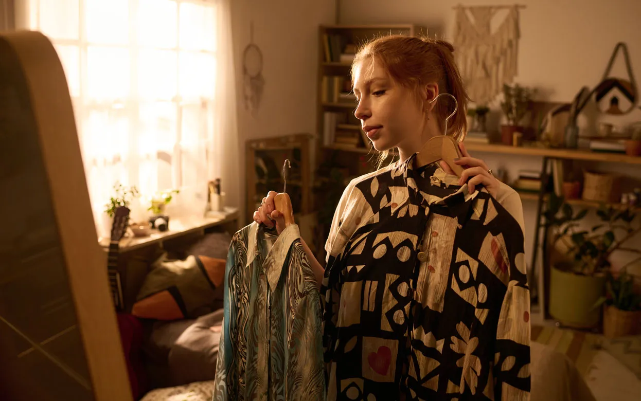 После бабушки остался шкаф вещей: что можно и что нельзя делать с вещами умерших