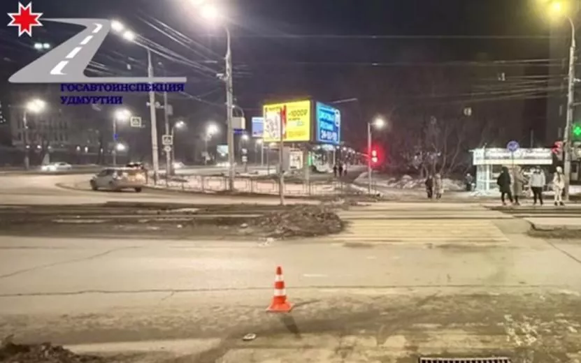 Водитель сбил курьера в Ижевске. Видео: Госавтоинспекция Удмуртии