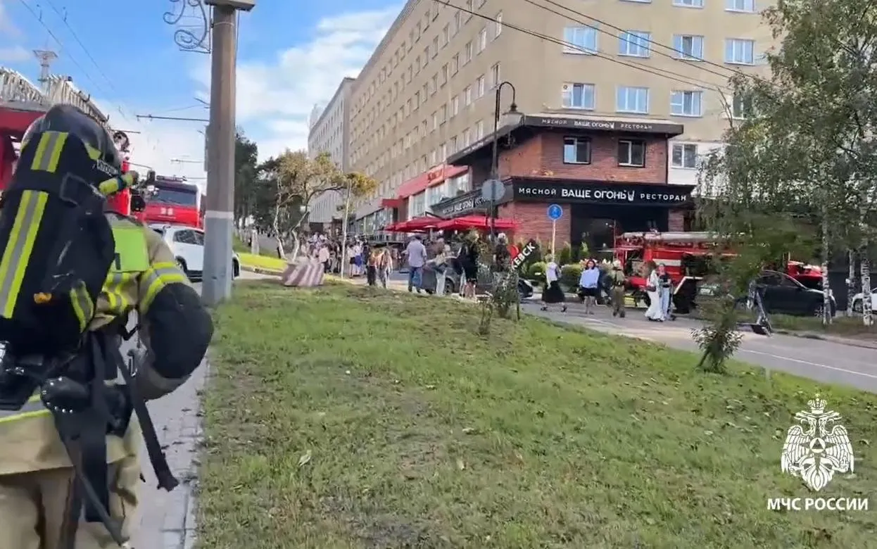 Ресторан загорелся в центре Ижевска