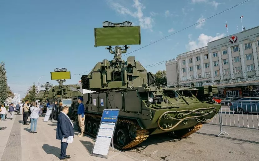 Выставка военной техники на Центральной площади Ижевска. Фото: Маша Бакланова