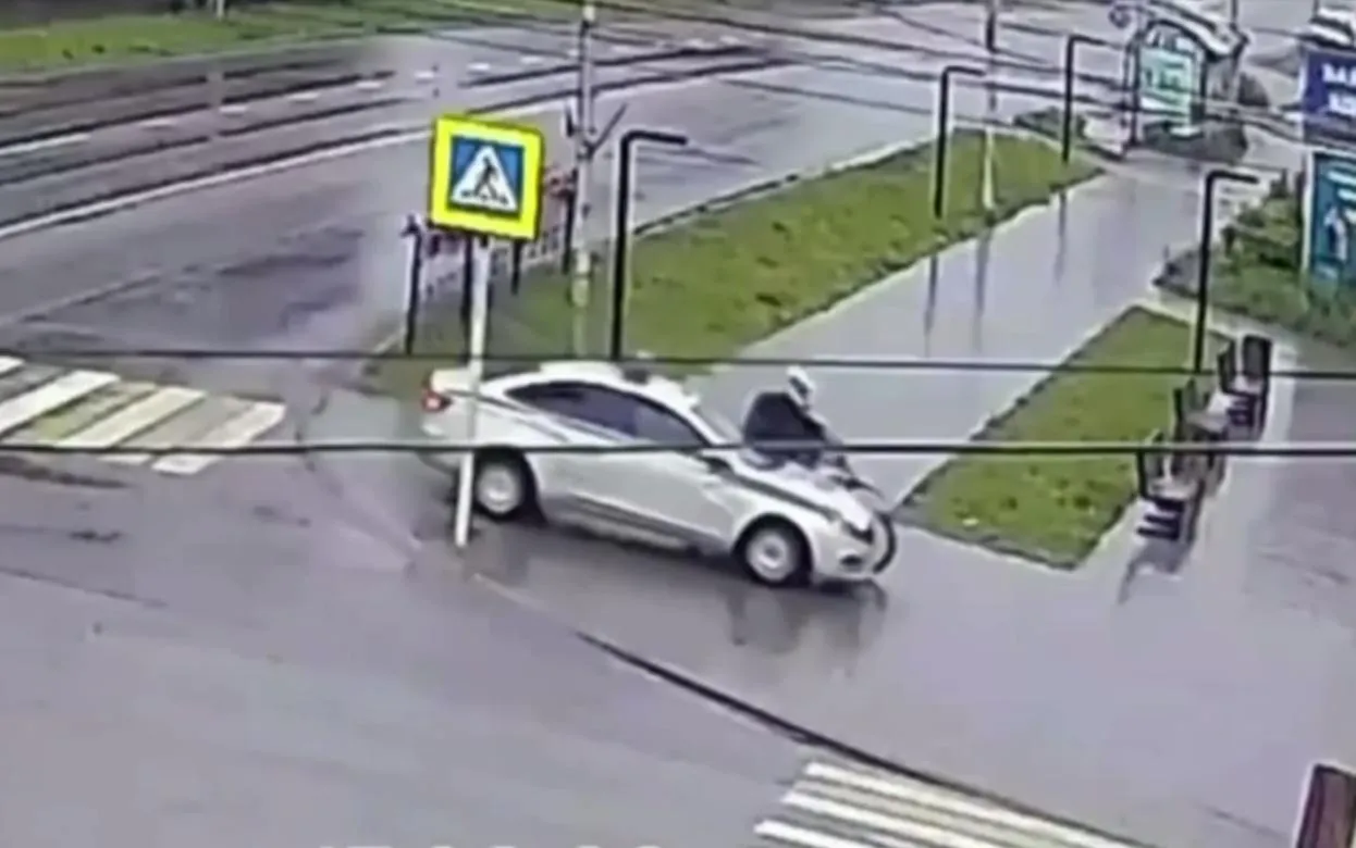 Водитель мотоцикла перевернулся в Удмуртии, уходя от машины ДПС