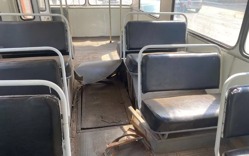 9 человек пострадали при взрыве колеса троллейбуса в Ижевске