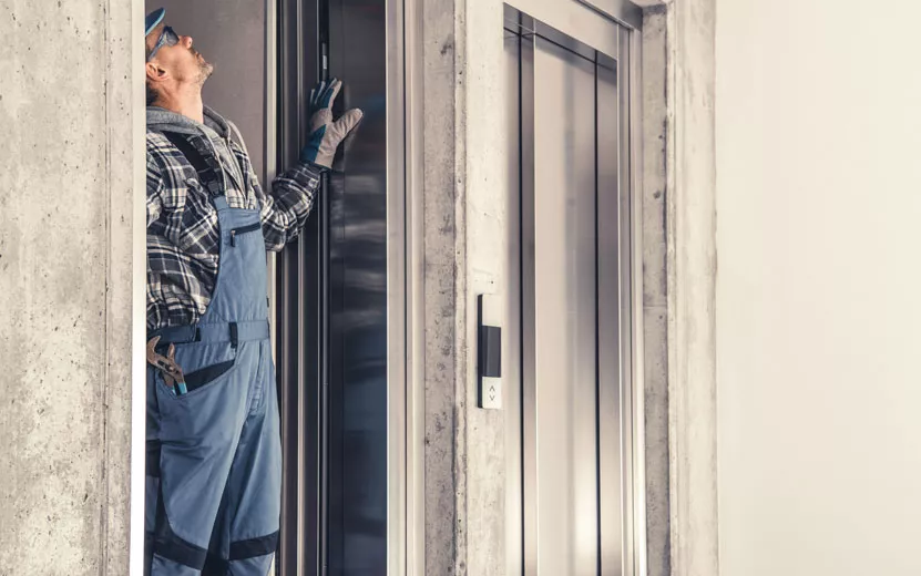 residential-elevator-techni.jpg