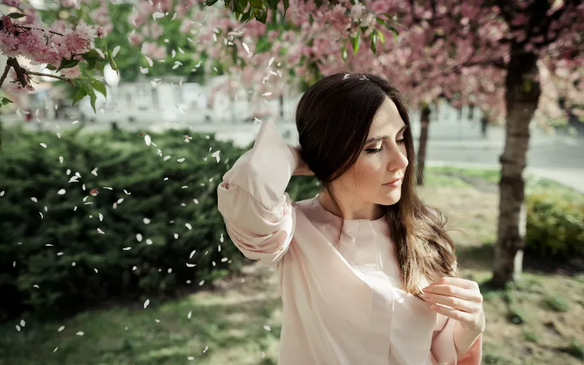 girl-portrait-sakura-background.jpg