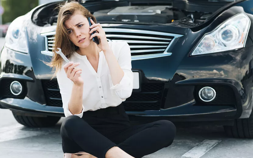 result_woman-sitting-talking-phone.jpg