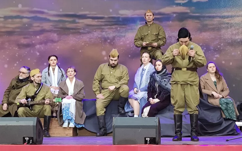 20 Театр.jpg