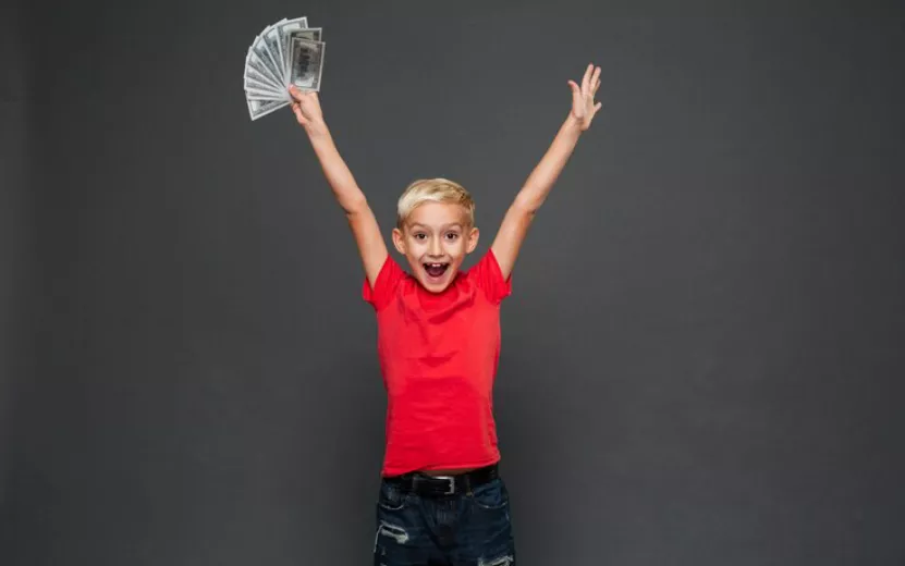 screaming-surprised-little-boy-child-showing-money_171337-3091.jpg