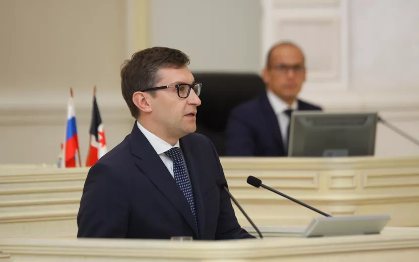 Семенов Ярослав Владимирович – премьер-министр председатель Правительства УР, Александр Бречалов (на фоне) 2017 С Грачёв.JPG