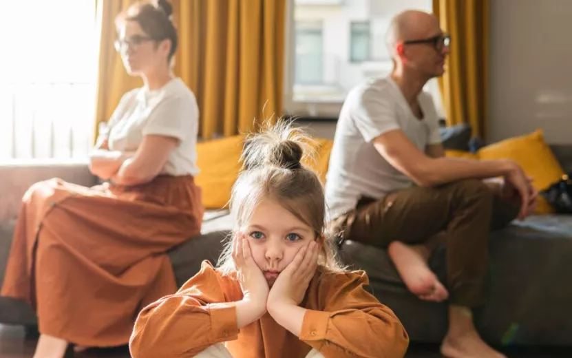 couple-with-kids-breaking-up_23-2148558389.jpg couple-with-kids-breaking-up_23-2148558389.jpg