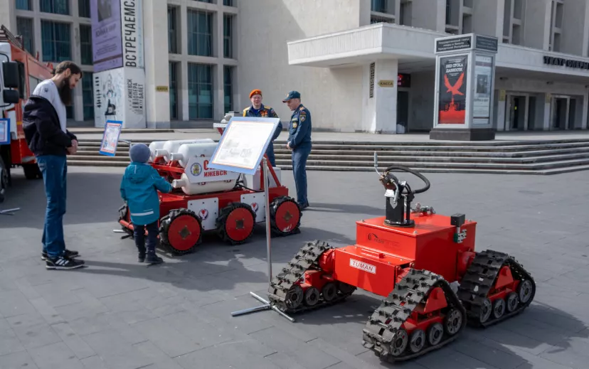 Роботы.jpg