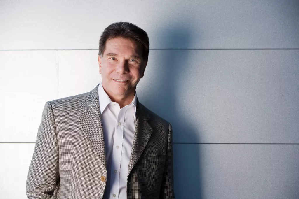 Cialdini-1-2048x1366.jpg