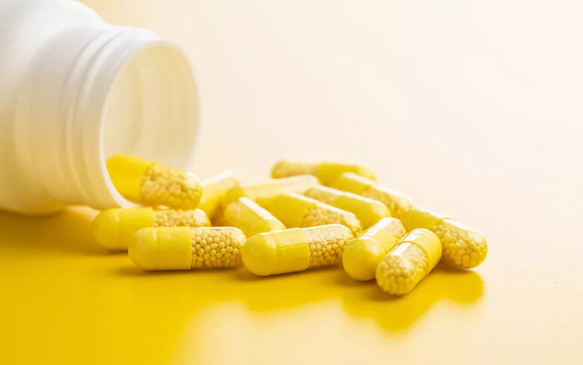 vitamin-capsules-vitamin-c-.jpg