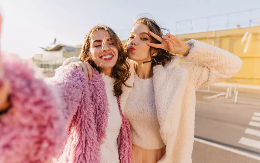 emotional-girls-posing-in-autumn-day-outdoor-shot-2023-11-27-05-20-32-utc.jpg