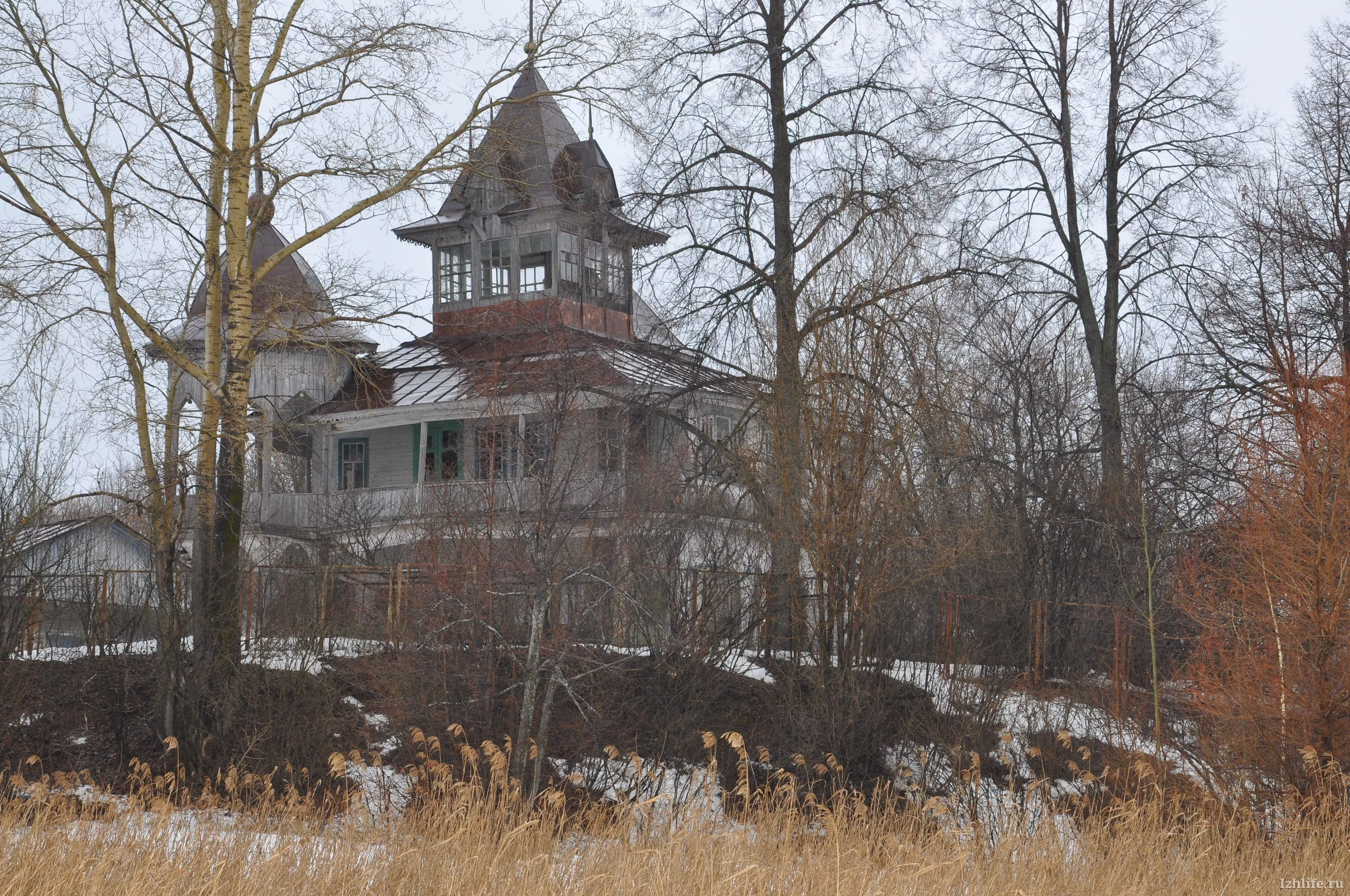 Как сейчас выглядит дача ижевского оружейника Петрова на Воложке? » Новости  Ижевска и Удмуртии, новости России и мира – на сайте Ижлайф все актуальные  новости за сегодня