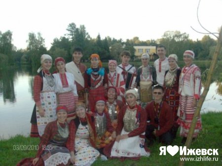 Артисты из Удмуртии удивили польских зрителей народными песнями и пельменями