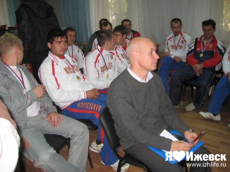 Команда Удмуртии по следж хоккею ищет вратаря