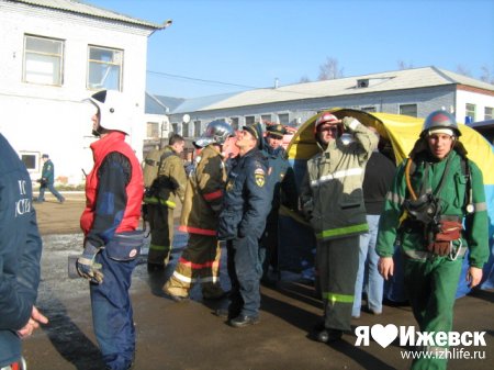 Подробности крупного пожара в Ижевске: спасено восемь человек