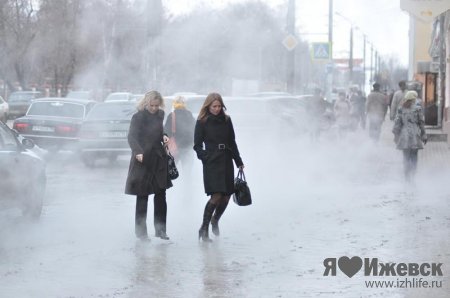 ЧП в Ижевске: улицу Горького затопило кипятком