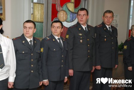 В Ижевской милиции стало больше на 12 офицеров