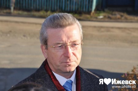 Глава Ижевска Александр Ушаков: пока сухо, надо заделать все трещины на дорогах