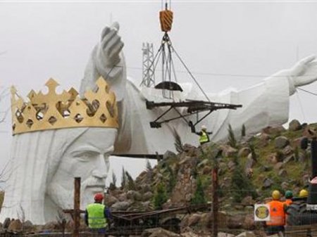Самая большая статуя Иисуса Христа находится в Польше