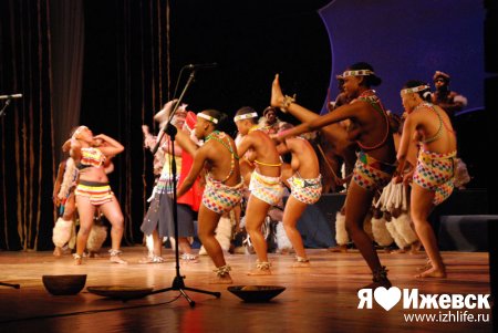 Африканские танцоры поразили Ижевск наготой