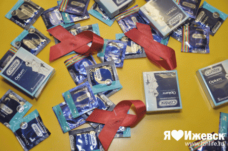 Ижевские студенты сдали кровь на ВИЧ, за что получили презервативы