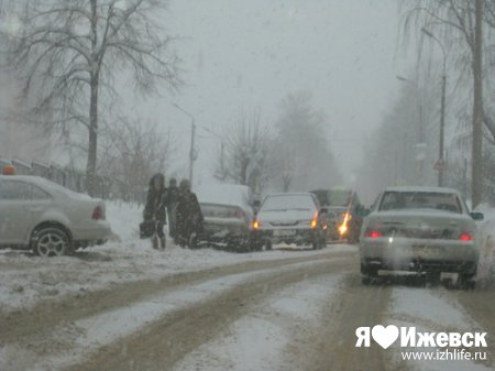 До Ижевска дошел циклон «Моника»: снег с дождем стал причиной десятка ДТП