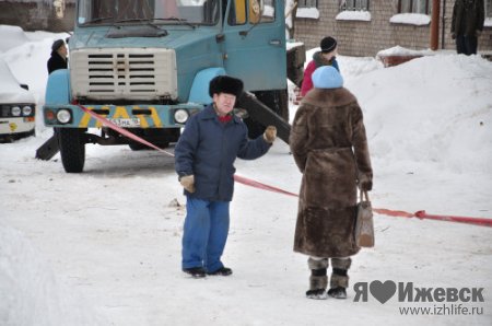 В Ижевске начался «ледниковый период»: падают сосульки, дороги сковал гололед
