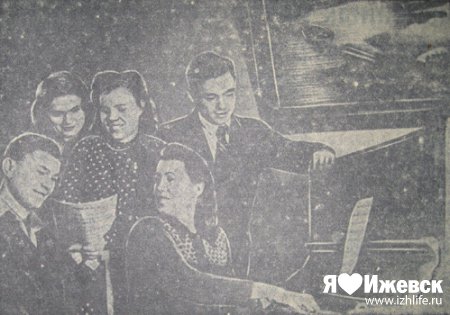 Новый год в Ижевске во время войны: На столе - хлеб и винегрет, в клубе - краковяк и частушки
