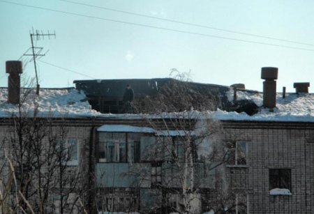 В Ижевске починили рухнувшую под тяжестью снега кровлю жилого дома
