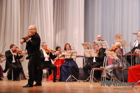 Дирижер австрийского оркестра в Ижевске признался, что отменил гастроли в Японии из-за радиации