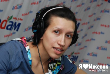 Хрусталев из Comedy Woman в Ижевске устроил стриптиз на радио
