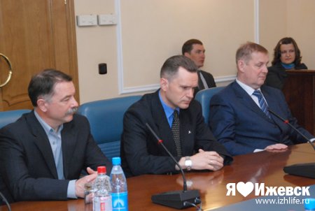 Глава Удмуртии пообещал мощную поддержку клубу «Зенит-Ижевск»