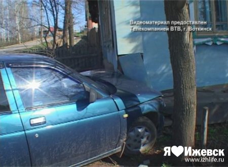 Вал ДТП с детьми в Удмуртии: в Воткинске водитель сбил школьника и врезался в дом