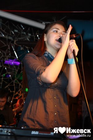Певица Татьяна Зыкина в Ижевске повидалась с родителями и погуляла по городу