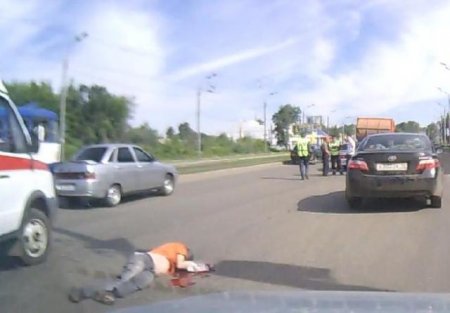 В Ижевске под колесами мусоровоза погиб мужчина