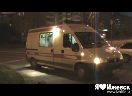 В Ижевске скутерист попал под ночной поток автомобилей на Удмуртской