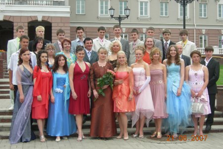 Как проходили выпускные вечера в Ижевске в разные годы