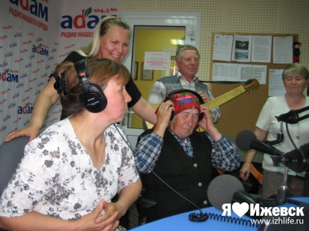 «Бурановские бабушки» в эфире ижевского радио «Адам» рассказали, какой Дибров «ласковый»