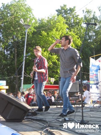 День молодежи в Ижевске: рыцарские турниры, удмуртский рок и размахивание ногами