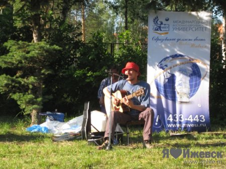 День молодежи в Ижевске: рыцарские турниры, удмуртский рок и размахивание ногами