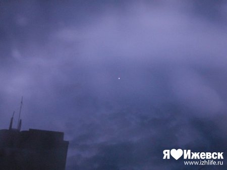 "НЛО" над Ижевском: синоптики не исключают, что это метеозонд из Казани