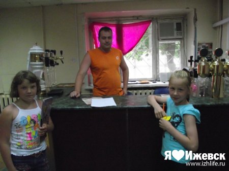 День поцелуев в Ижевске: взрослые отчитали детей за нескромные вопросы