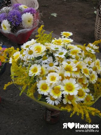 В Ижевске в цветочных магазинах с утра ажиотаж