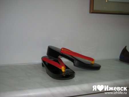 Министр культуры Удмуртии подарил ижевчанке туфельки