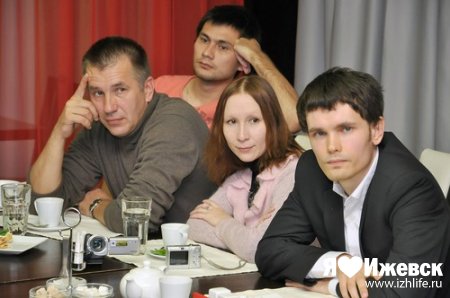 Встреча сити-менеджера Ижевска с блоггерами: дискуссии продолжились в социальных сетях
