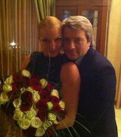 Николай Басков выложил интимные фото с Волочковой