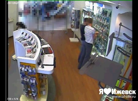 Видеокамеры в магазинах в Ижевске помогли посадить двух опытных воров