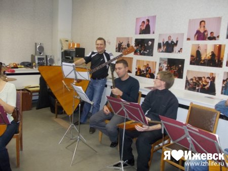 Оркестр из Ижевска превращает свои концерты в шоу